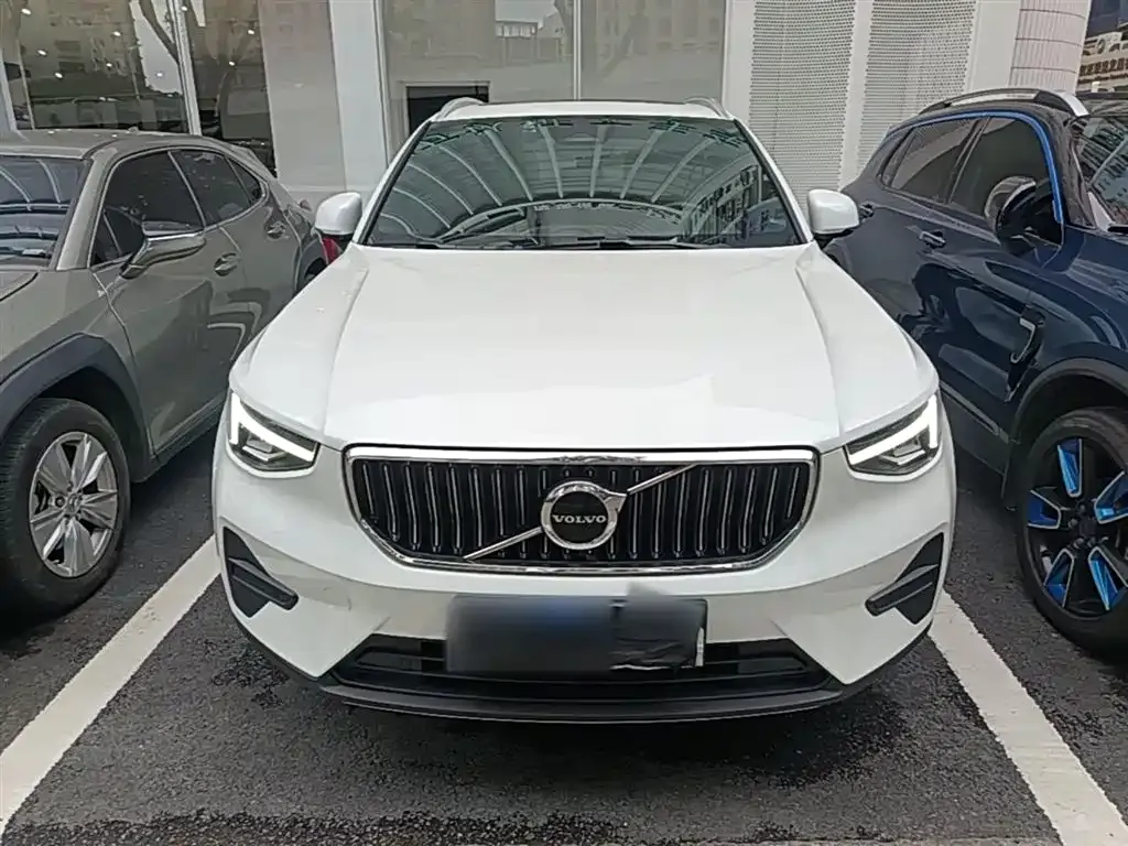 Volvo XC40 2023 из CN, фото 3