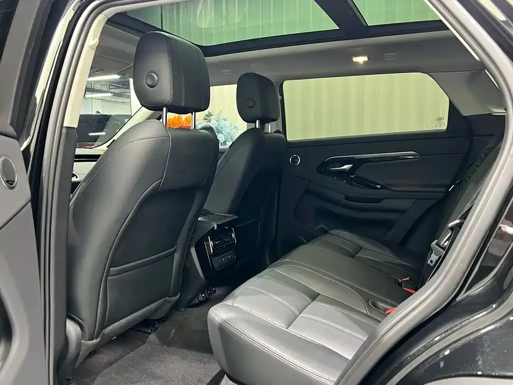 Land Rover Evoque 2023 из CN, фото 3