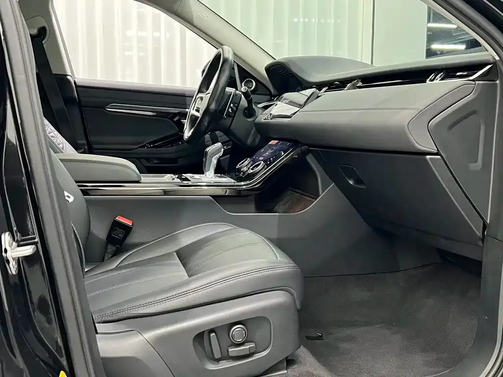 Land Rover Evoque 2023 из CN, фото 4