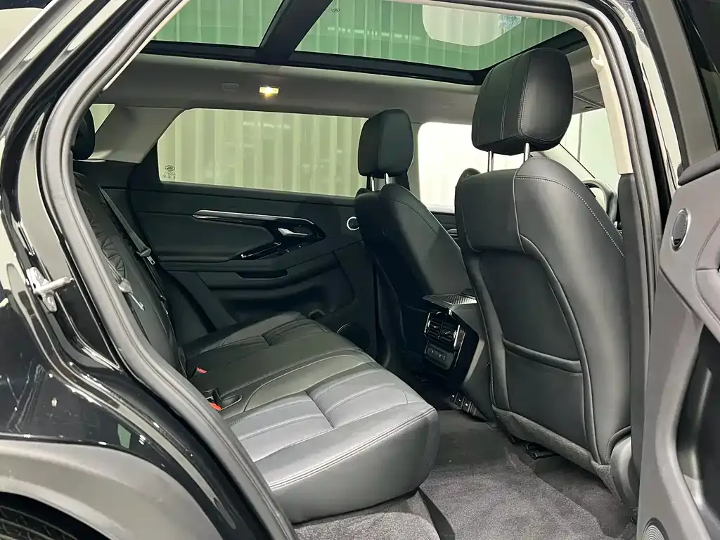 Land Rover Evoque 2023 из CN, фото 2