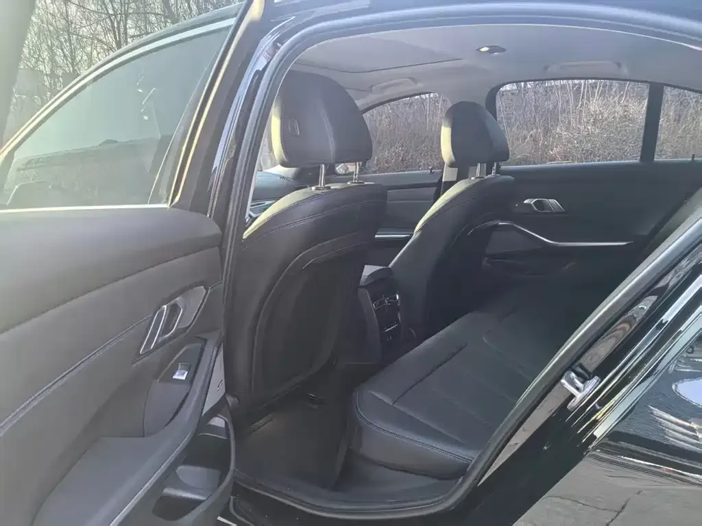 BMW 3 Series 2024 из CN, фото 9