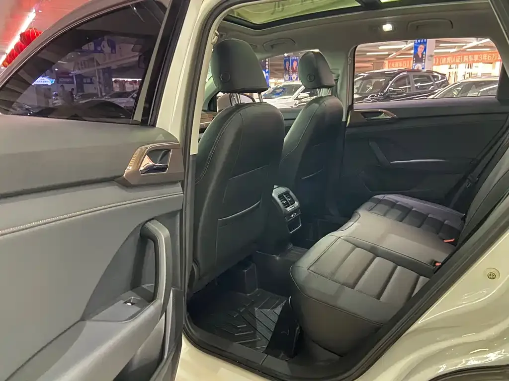 Volkswagen Tharu 2022 из CN, фото 8