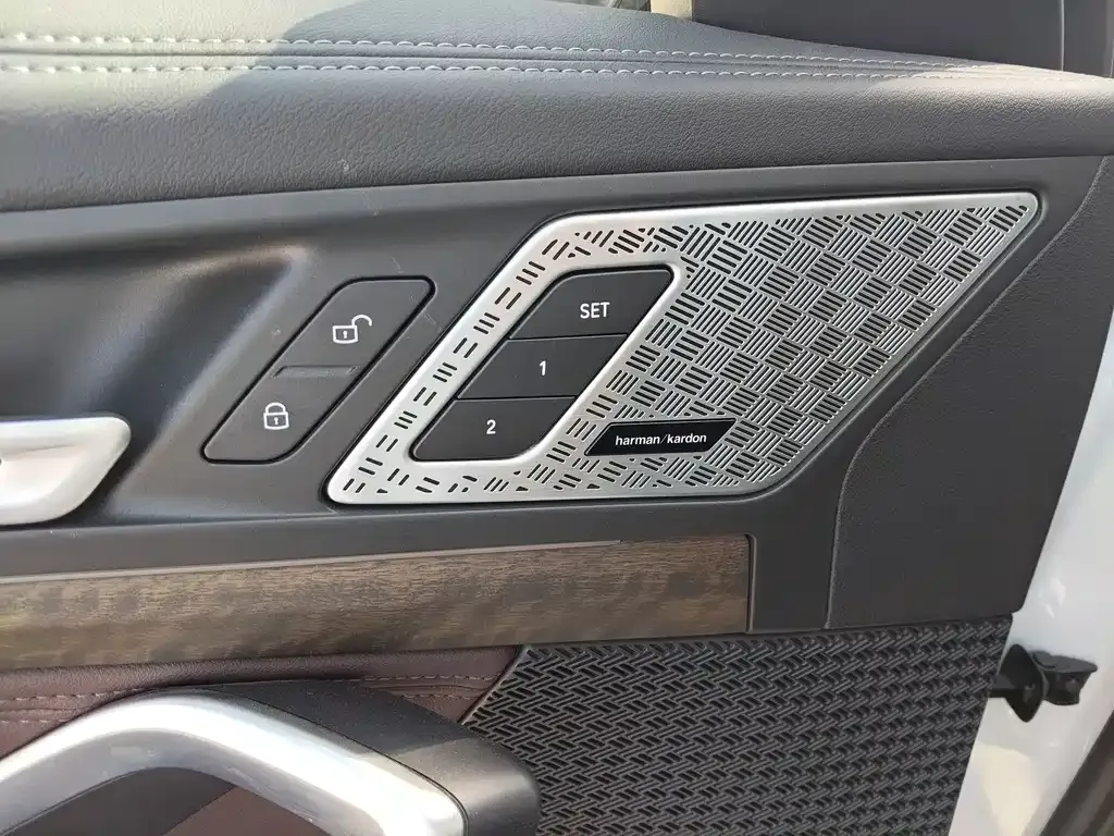 BMW X1 — фото 9