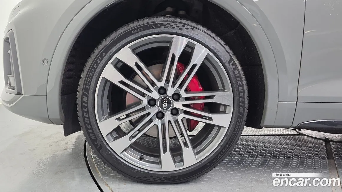 Audi SQ5 2021 из KR, фото 8