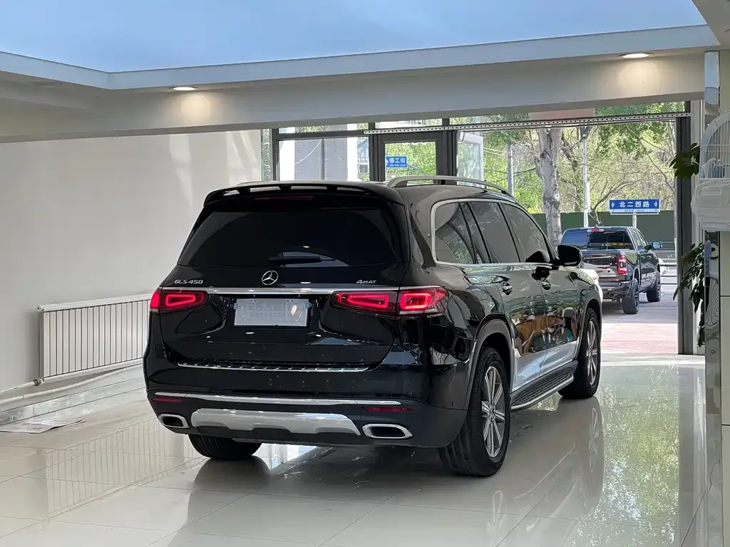 Mercedes-Benz GLS — фото 6
