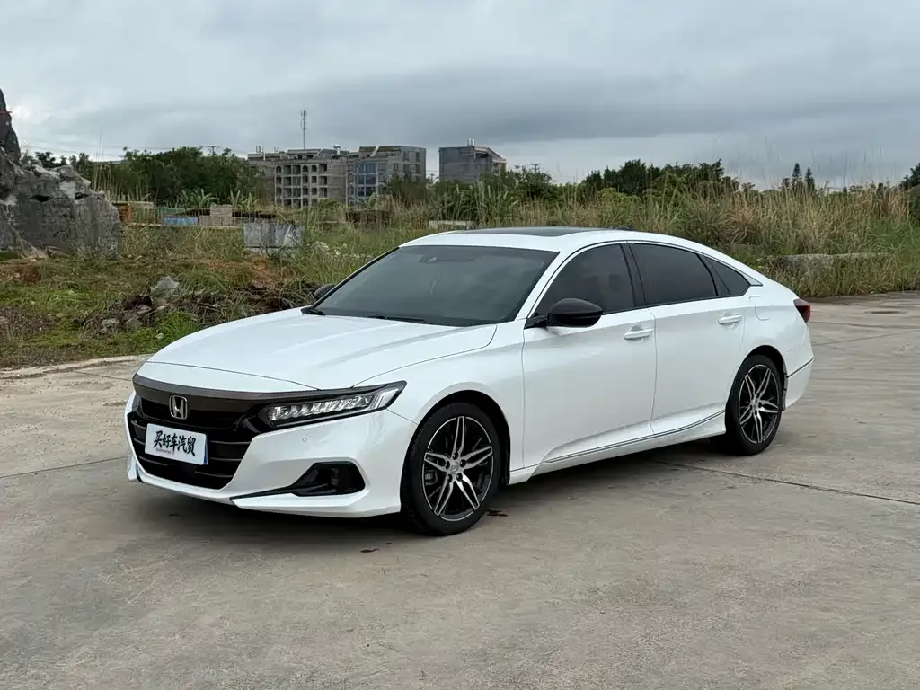 Honda Accord — фото 1
