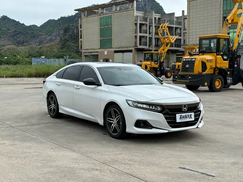 Honda Accord — фото 9