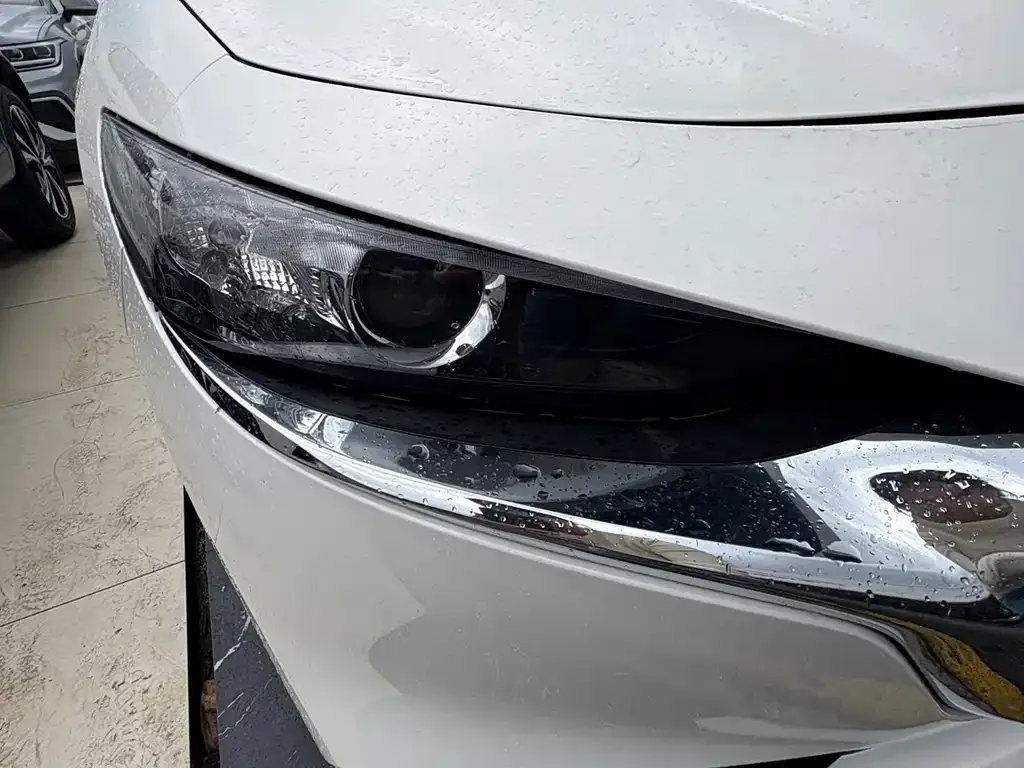 Mazda 3 Axela — фото 3