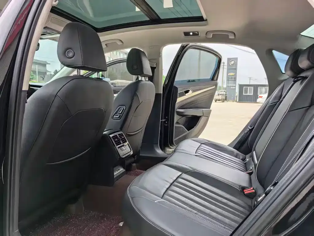 Volkswagen Passat — фото 6