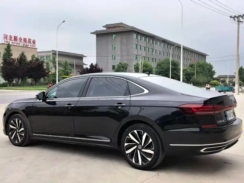 Volkswagen Passat — фото 4