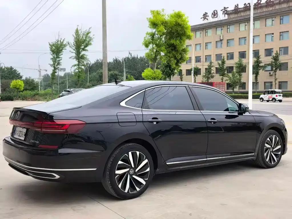 Volkswagen Passat — фото 7