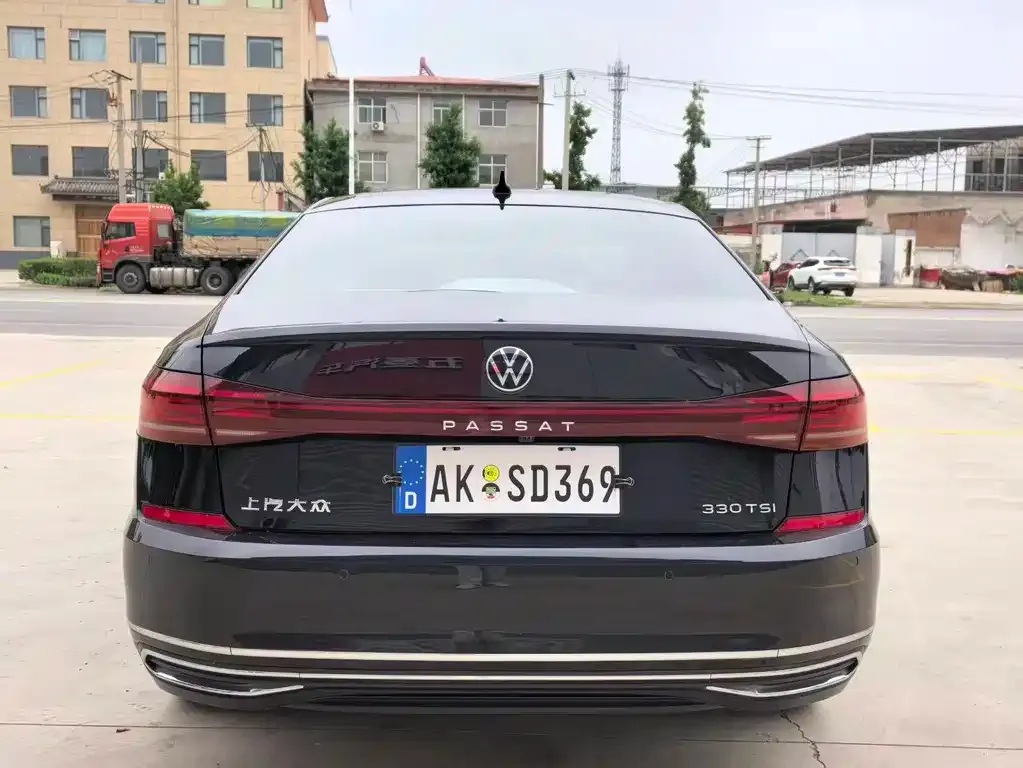 Volkswagen Passat — фото 8