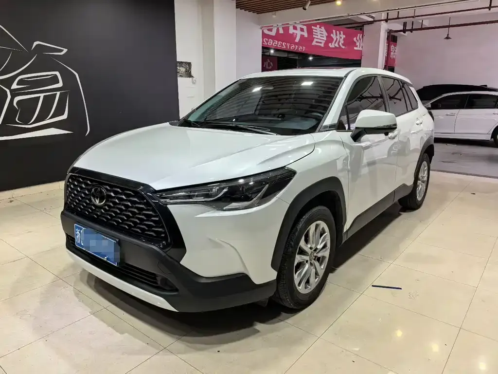 Toyota Corolla Cross 2023 из CN, фото 1