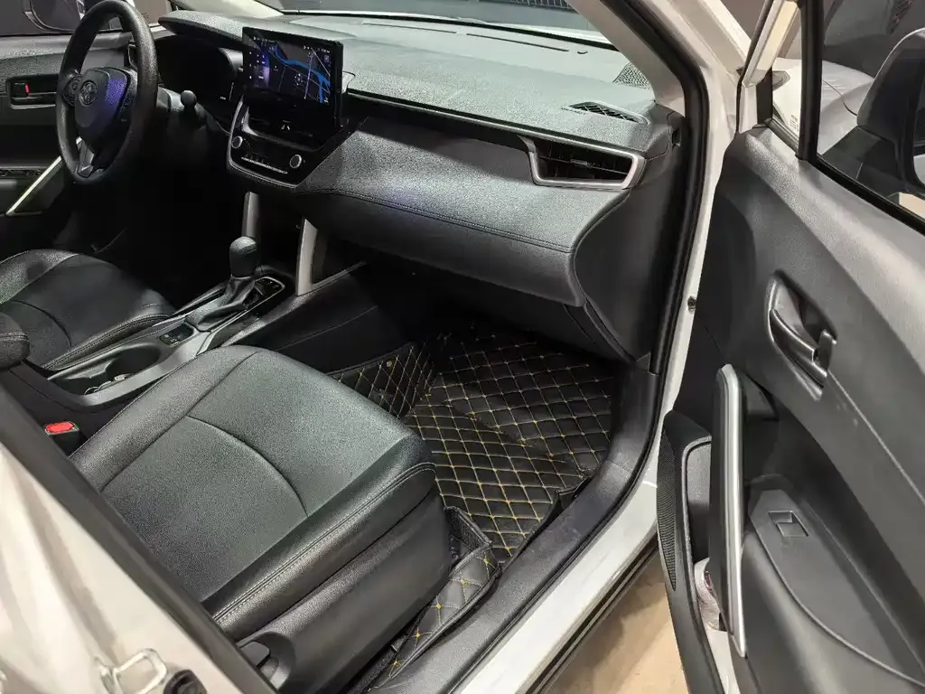 Toyota Corolla Cross 2023 из CN, фото 9