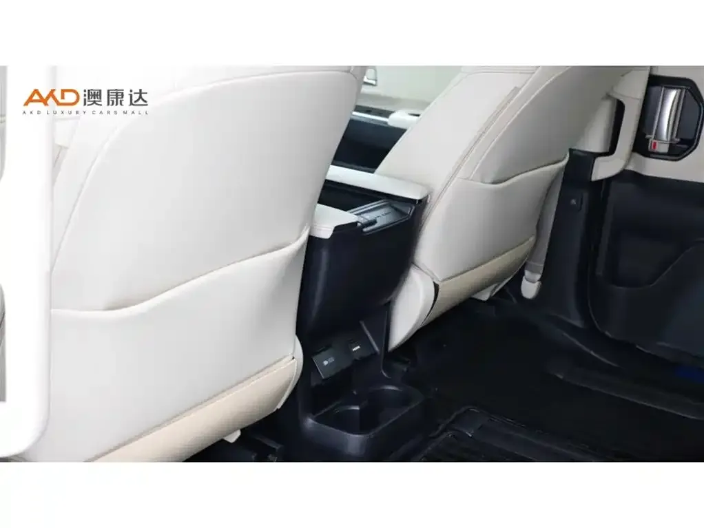 Toyota Granvia — фото 9