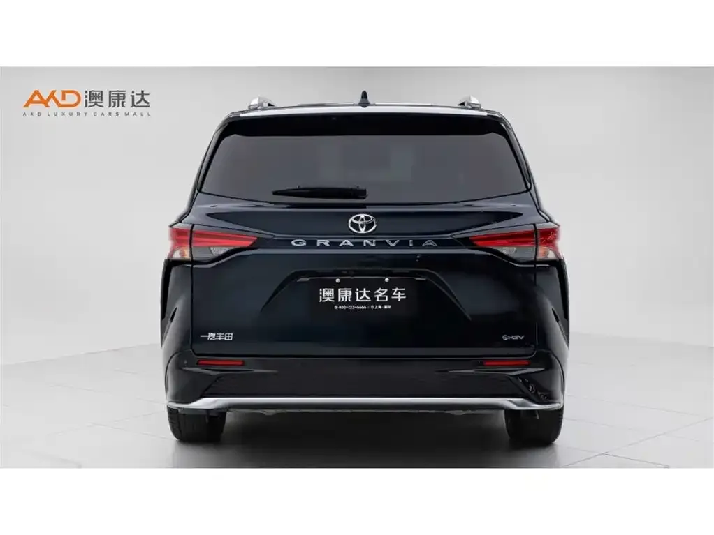 Toyota Granvia — фото 2