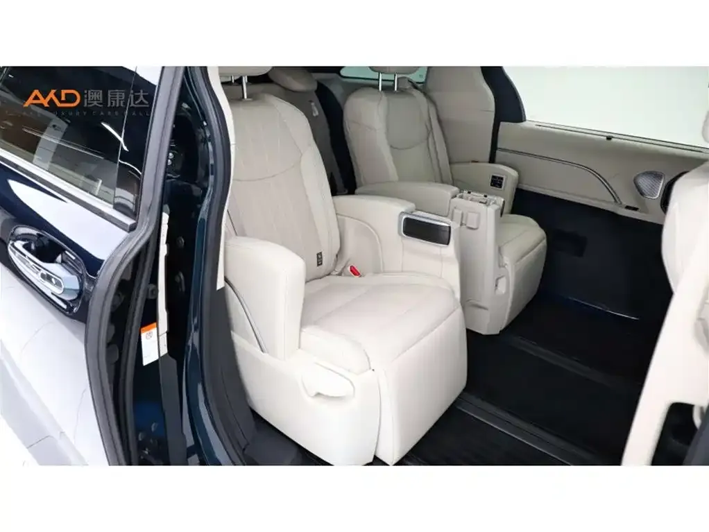 Toyota Granvia — фото 5