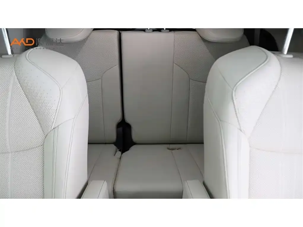 Toyota Granvia — фото 7