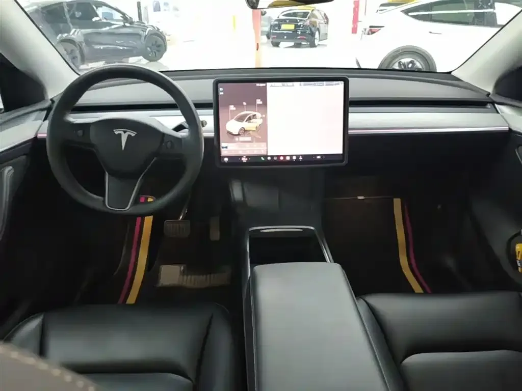 Tesla Model Y — фото 4