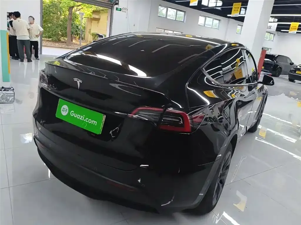 Tesla Model Y — фото 5