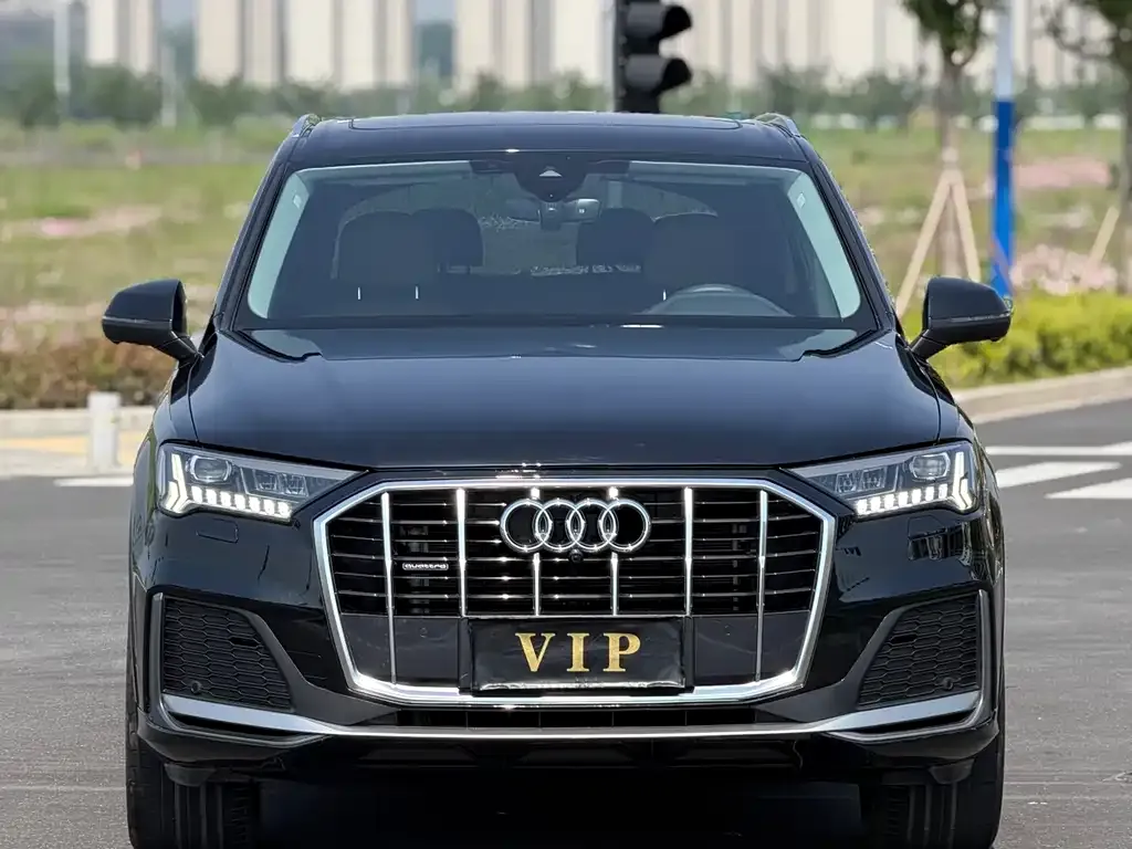 Audi Q7 2023 из CN, фото 3