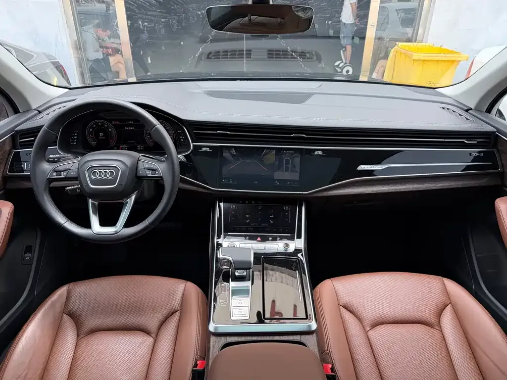 Audi Q7 2023 из CN, фото 9