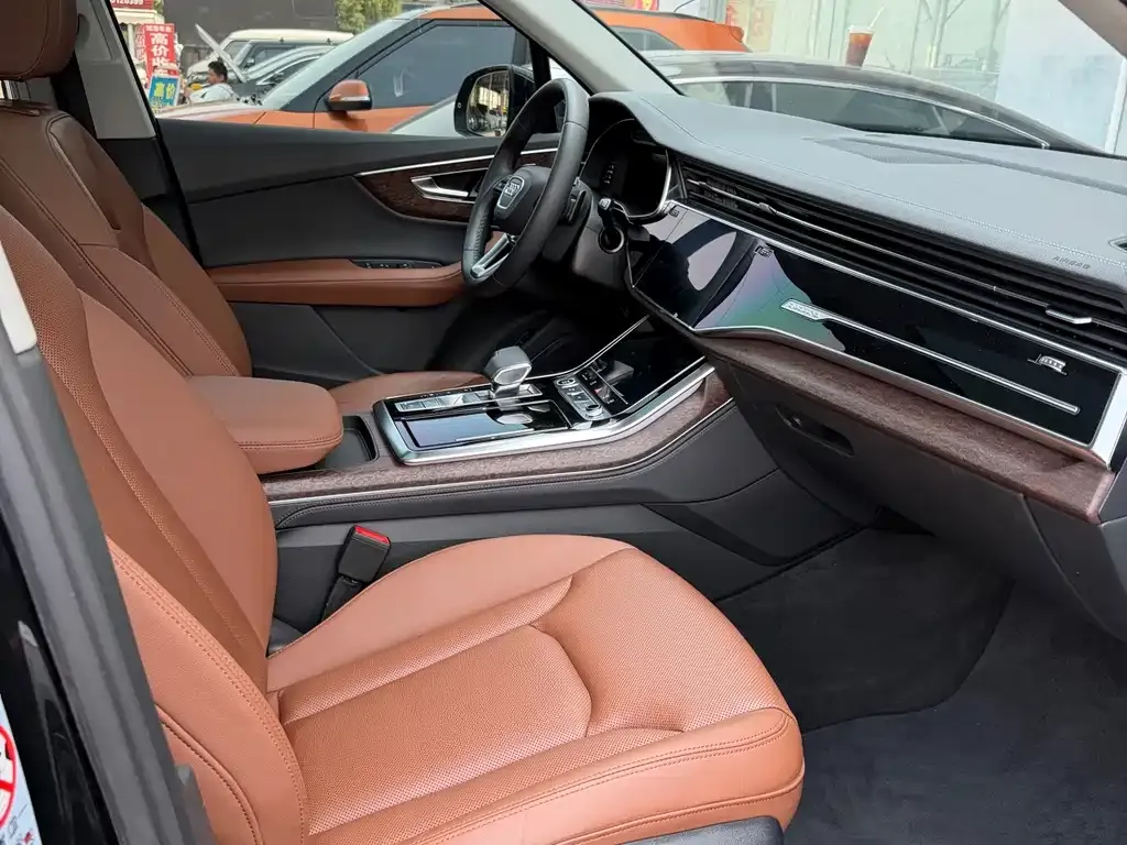 Audi Q7 2023 из CN, фото 6