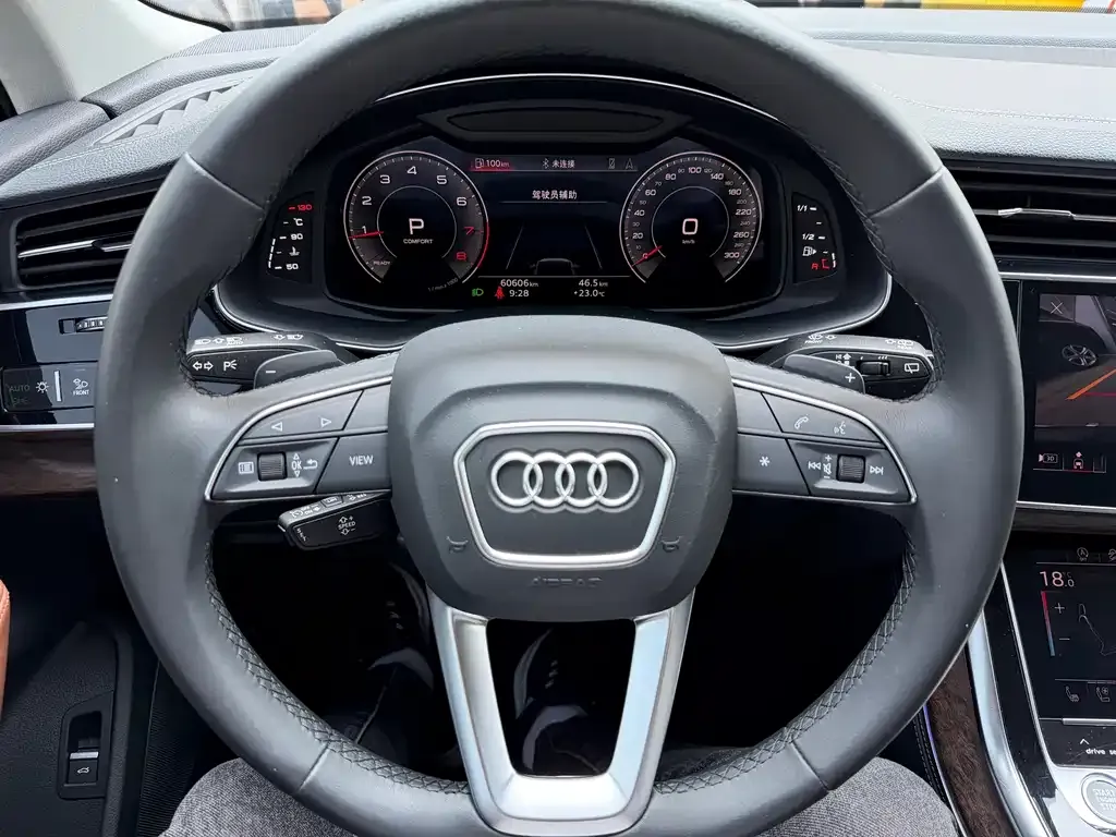 Audi Q7 2023 из CN, фото 5