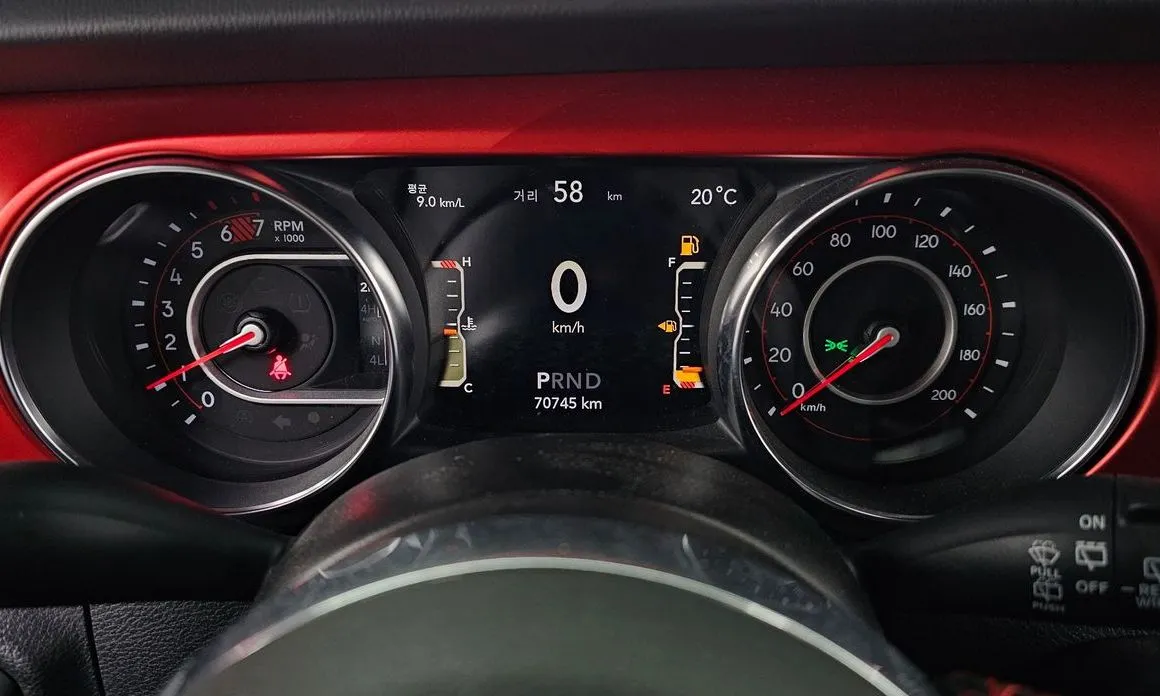 Jeep Wrangler 2021 из KR, фото 8