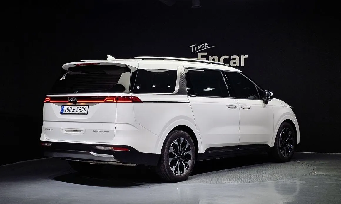 Kia Carnival — фото 7