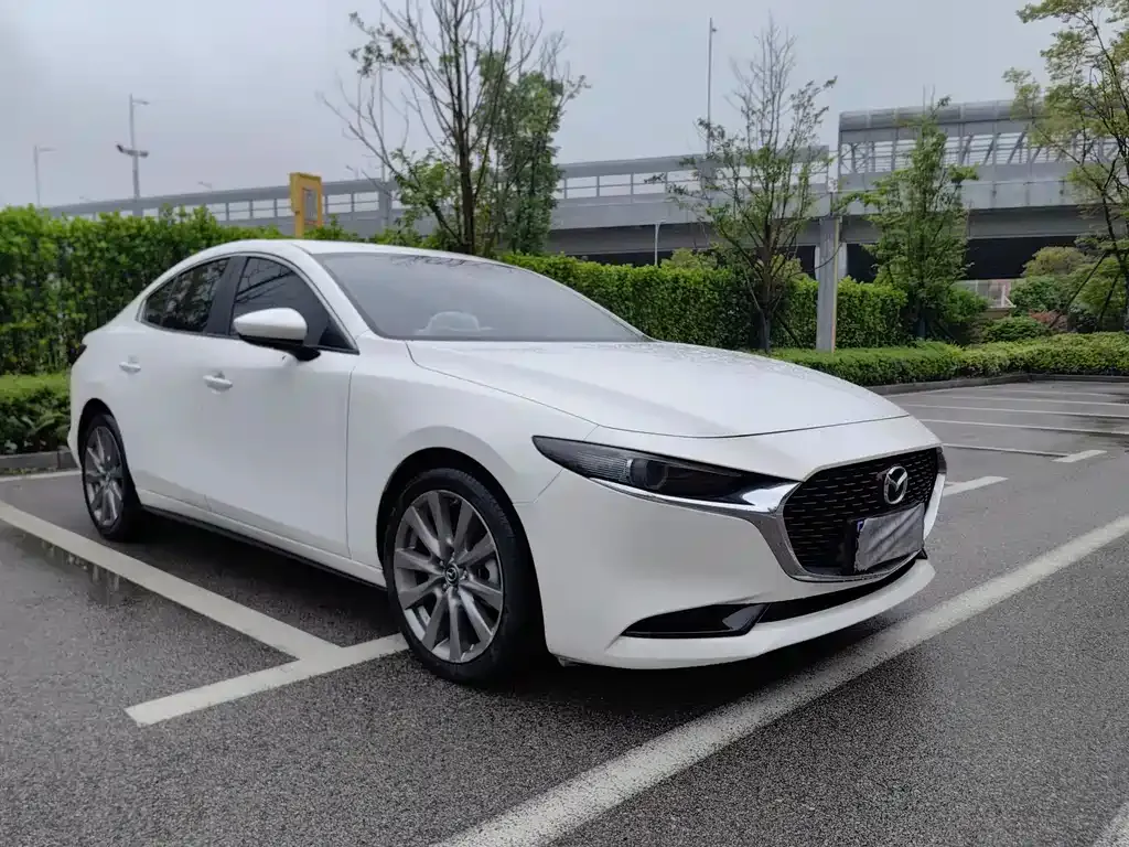 Mazda 3 Axela — фото 3