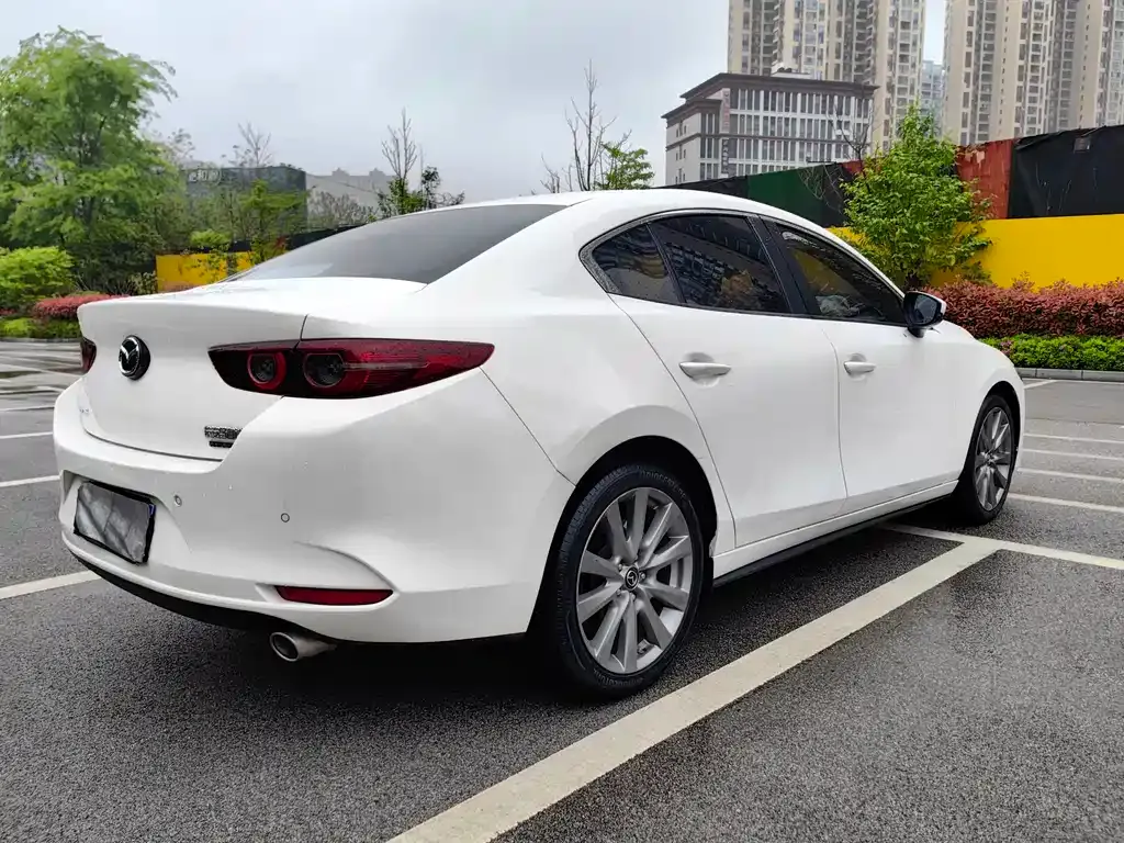 Mazda 3 Axela — фото 9