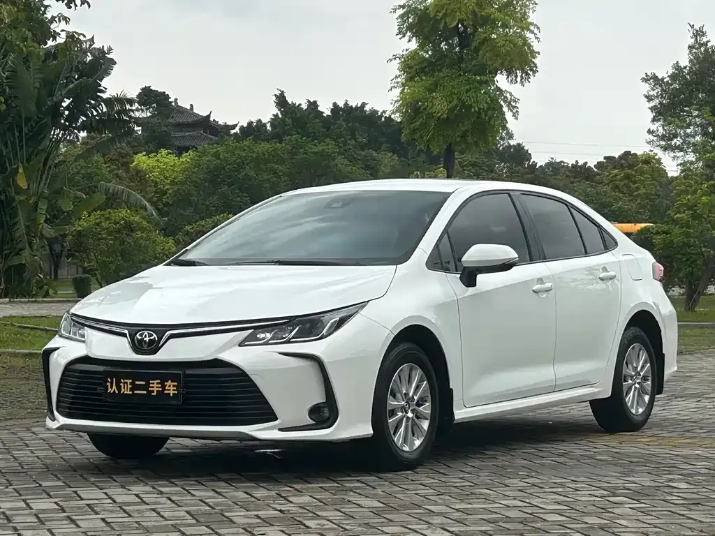 Toyota Corolla — фото 1