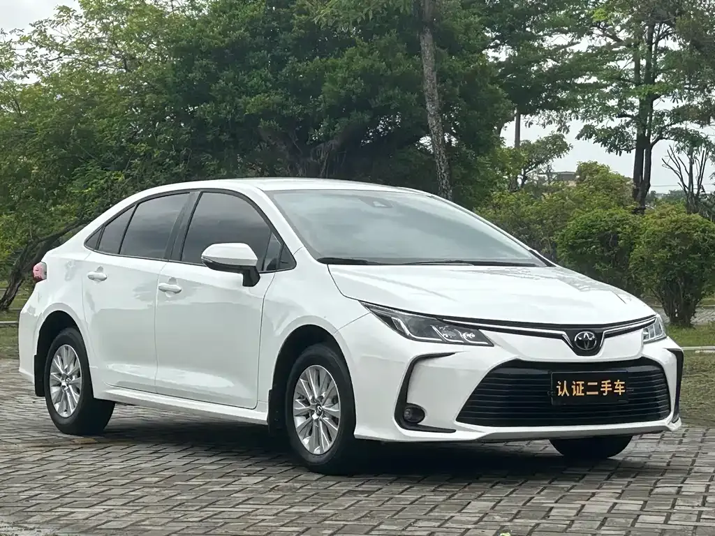 Toyota Corolla — фото 10