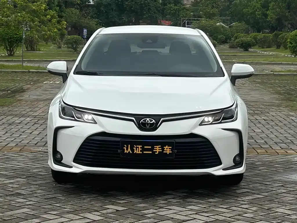 Toyota Corolla — фото 4