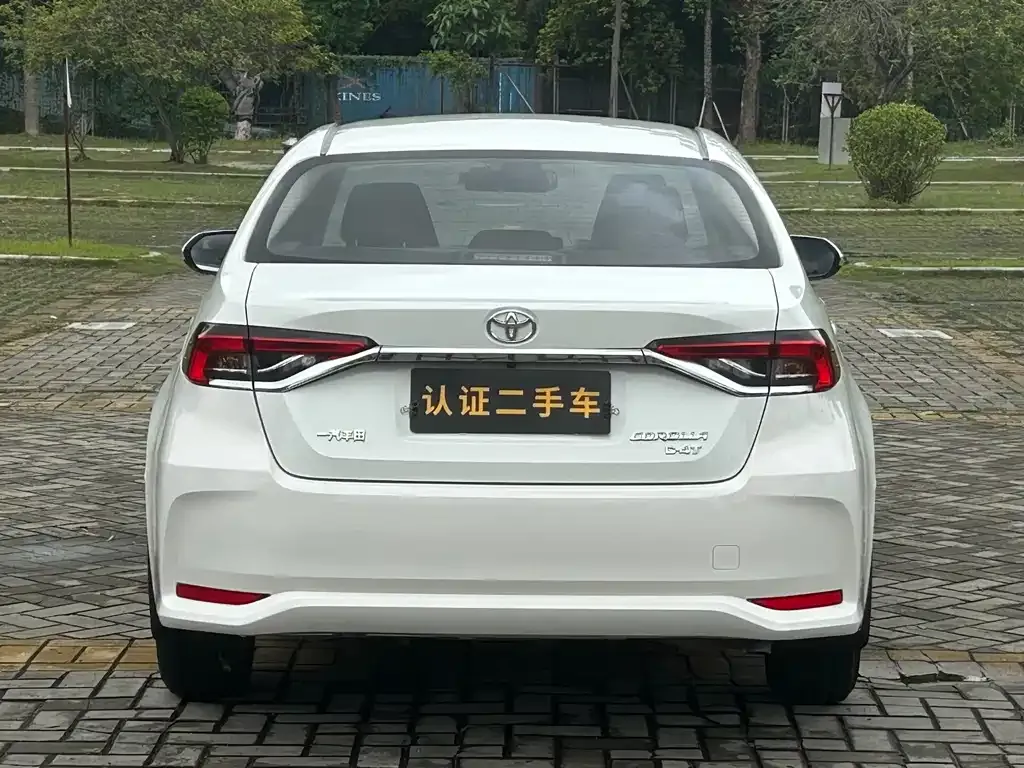 Toyota Corolla — фото 3
