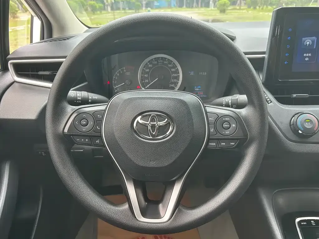 Toyota Corolla — фото 6