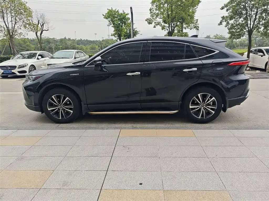 Toyota Harrier — фото 7