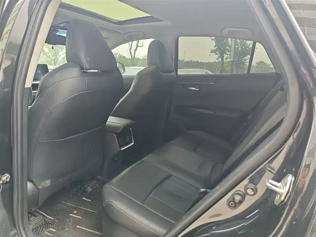 Toyota Harrier — фото 2