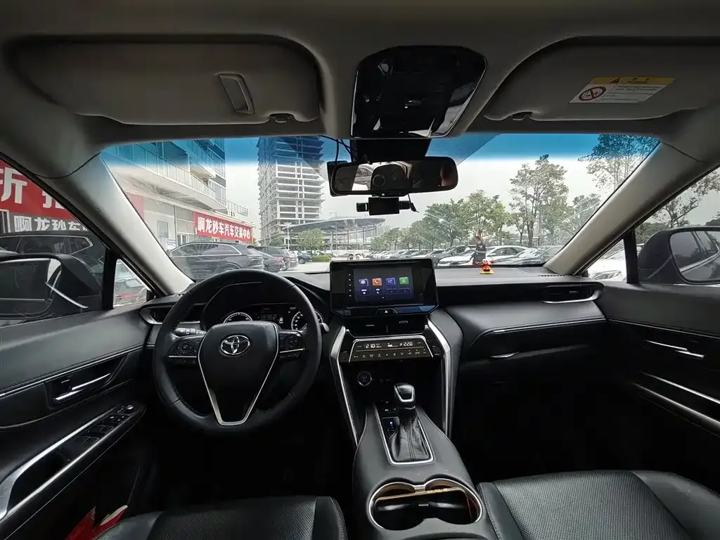 Toyota Harrier — фото 3