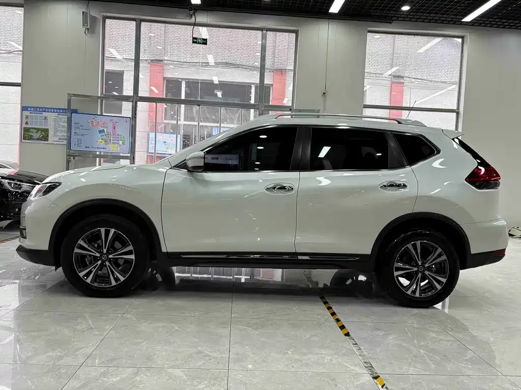 Nissan X-Trail — фото 10