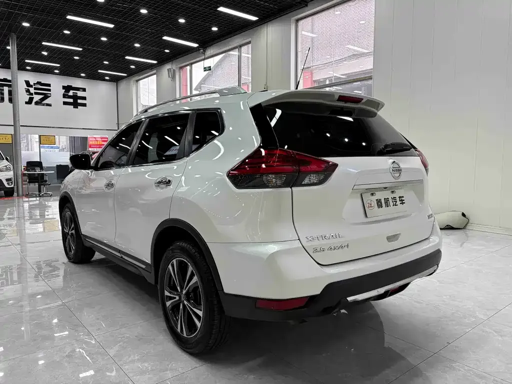 Nissan X-Trail — фото 4