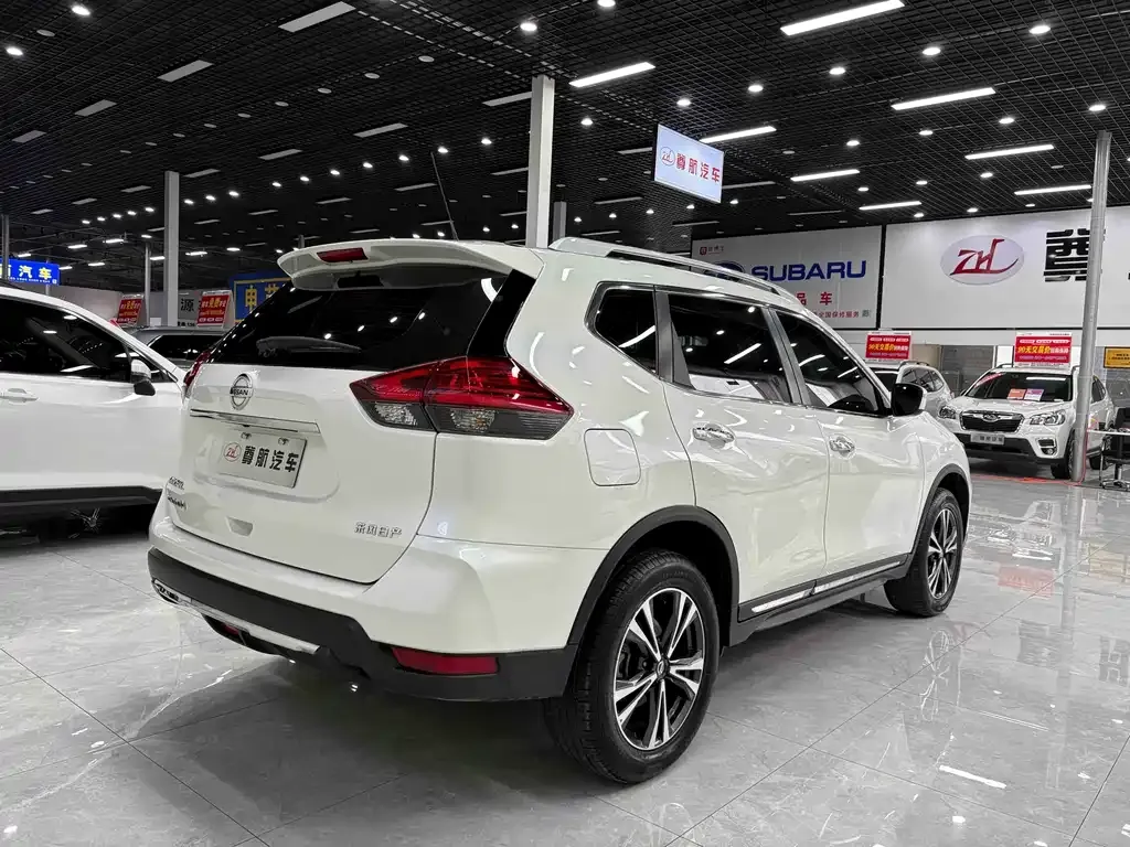 Nissan X-Trail — фото 8