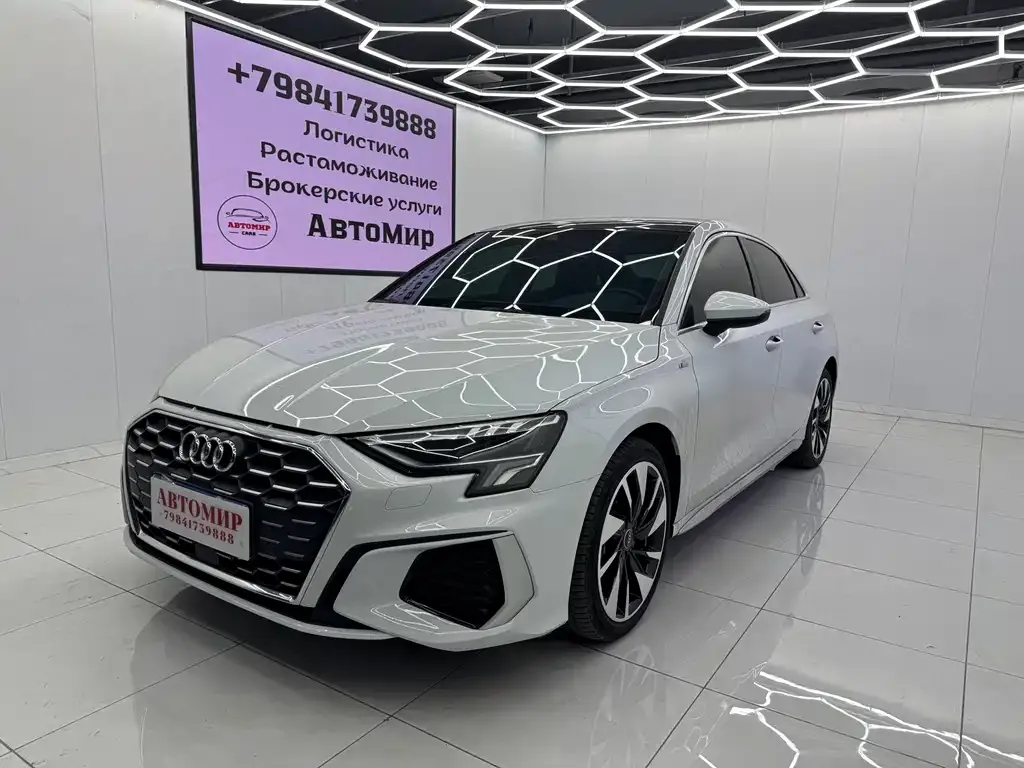 Audi A3 — фото 1