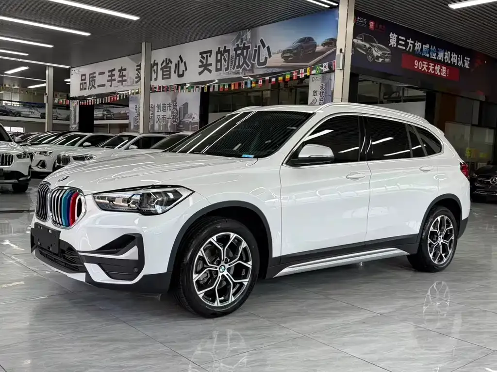 BMW X1 — фото 1