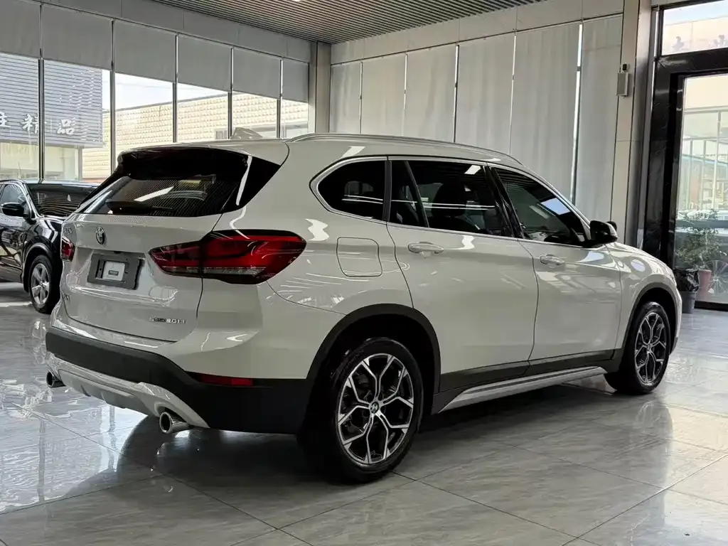 BMW X1 — фото 10