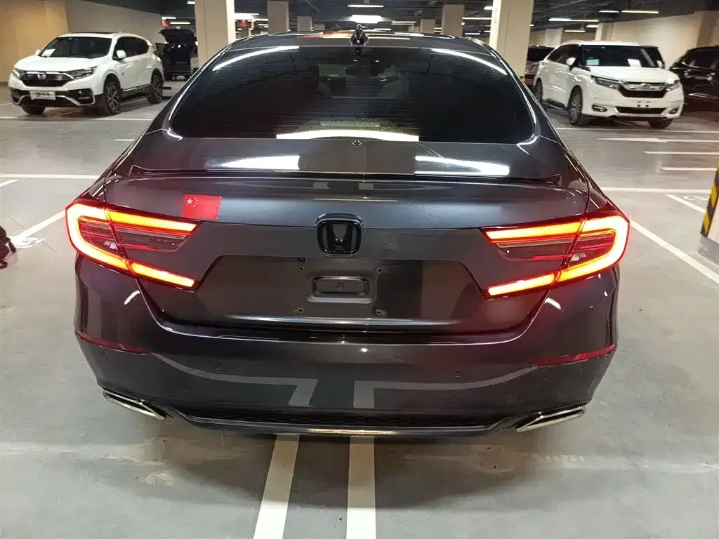 Honda Accord — фото 10