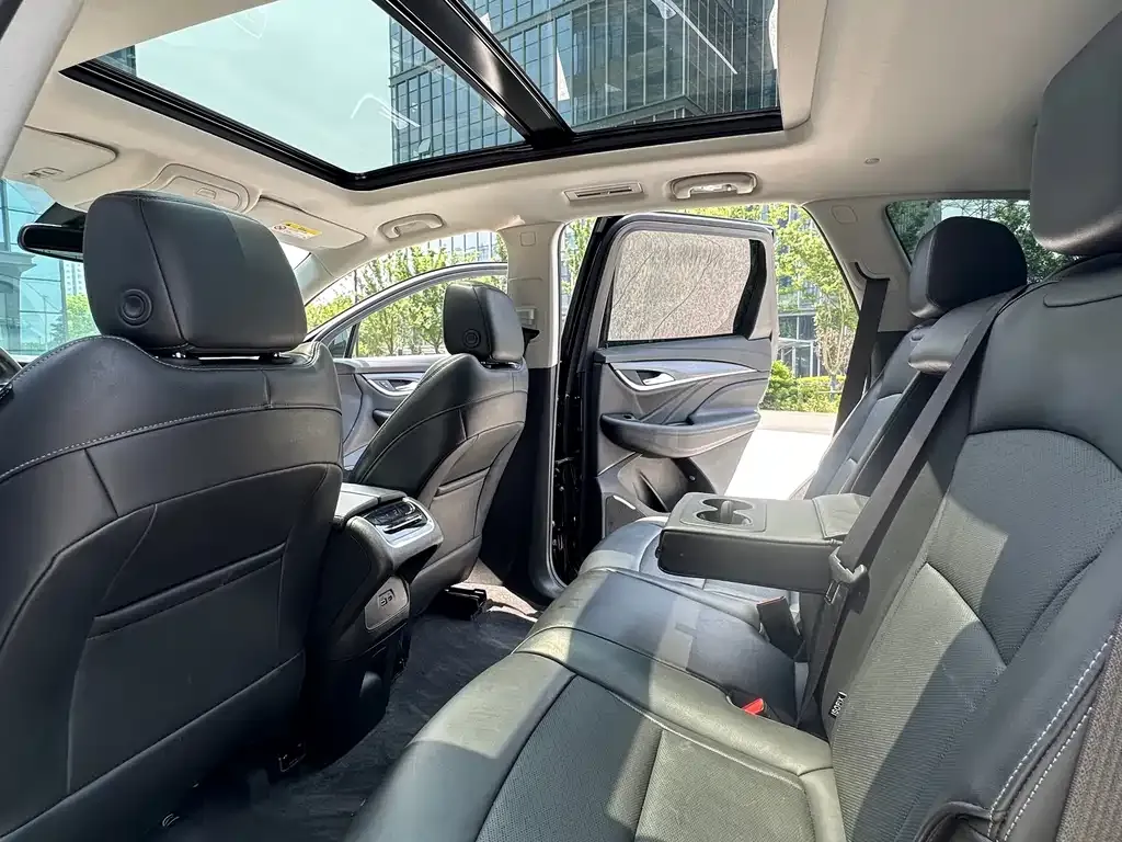Buick Enclave 2022 из CN, фото 2