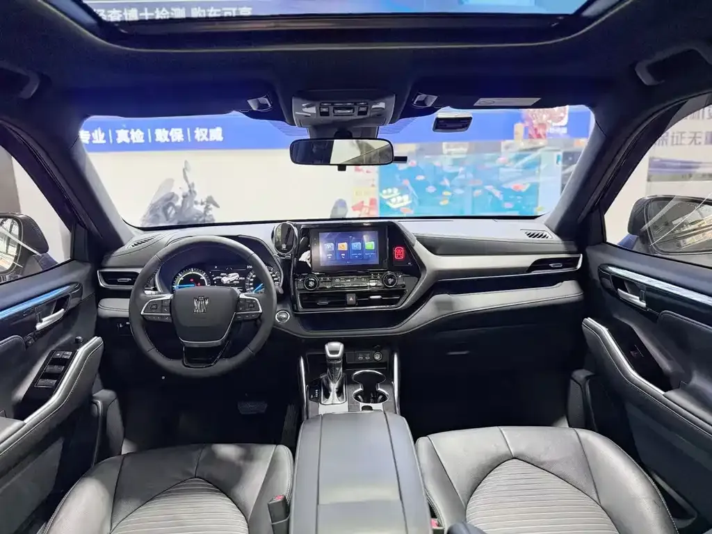 Toyota Crown Kluger 2024 из CN, фото 3