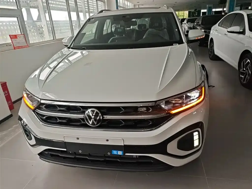 Volkswagen T-Roc — фото 7